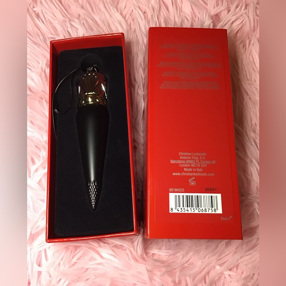 Christian Louboutin Bold Red Lipstick - Picture 4 of 5